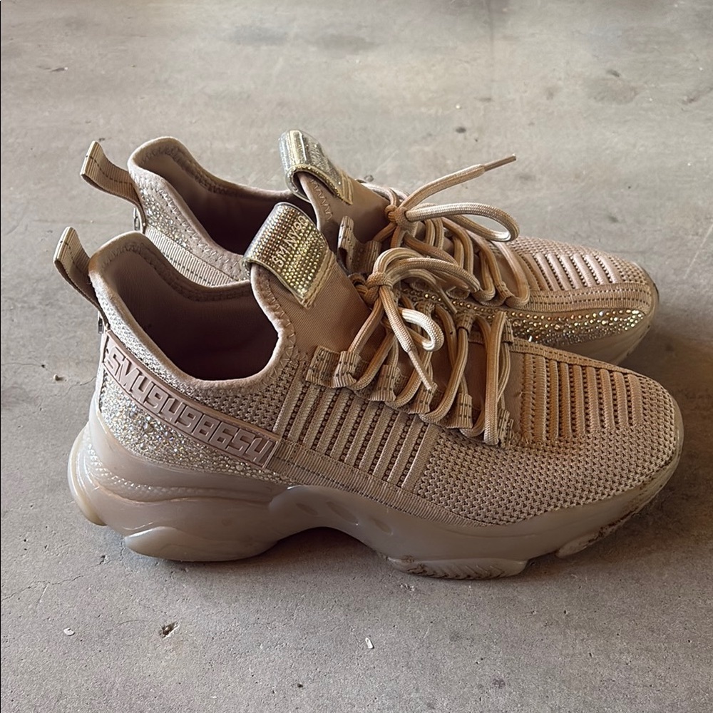 Steve Madden Maxima Beige Sneakers for Women size 9